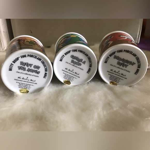 Betty Boop Mint
Fine Porcelain Collection mugs by The Danbury Mint - Picture 8 of 12